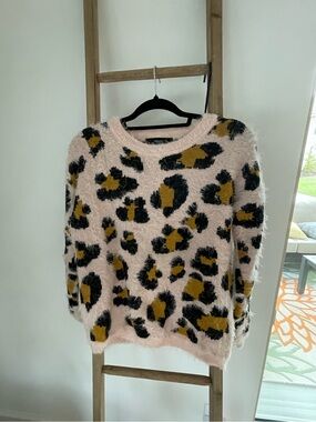 Forever 21 Pink Fuzzy Leopard Print Crewneck Sweater